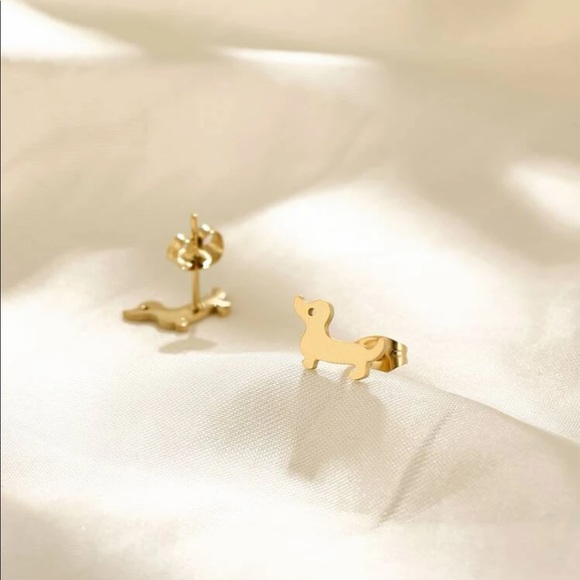 🎉 New Gold Stainless Steel Dachshund Earrings - Picture 2 of 3